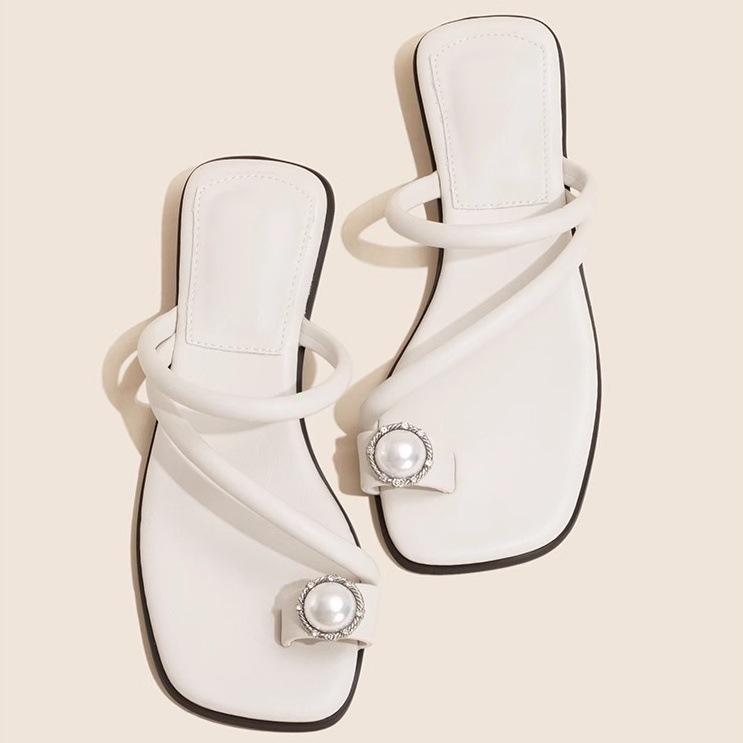 Ruoji 2025 summer new slippers summer wear flat thick heel pearl lazy toe sandals casual slippers