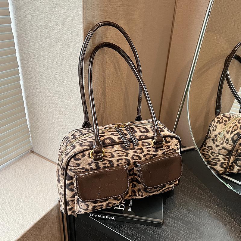 

Women s bag 2025 new European and American solid color PU large-capacity underarm shoulder bag Korean version fashion women s bag