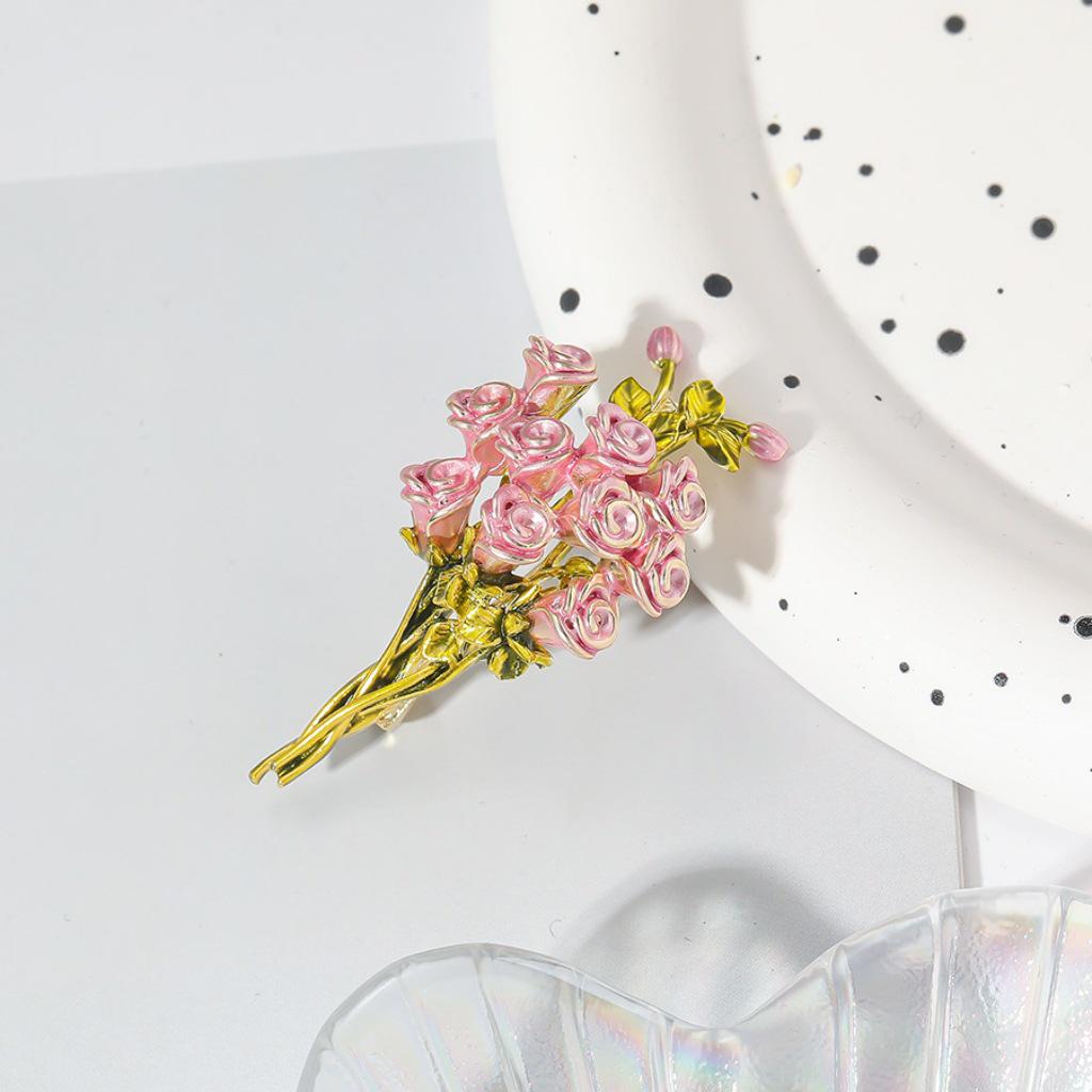 Romantic Rose Enamel Brooch: Oil Painting Style, Creative Country Fashion, Three-Dimensional Flower Design for Women