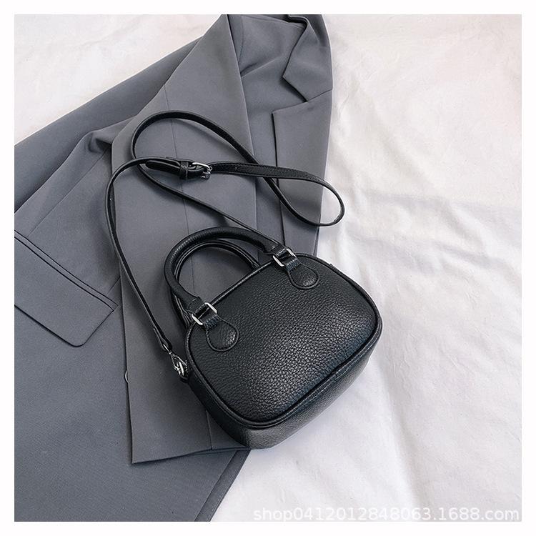 

Bag Women s 2025 Spring New Simple Casual Shoulder Bag Retro Crossbody Bag Korean Version Hand Carry Bowling Bag