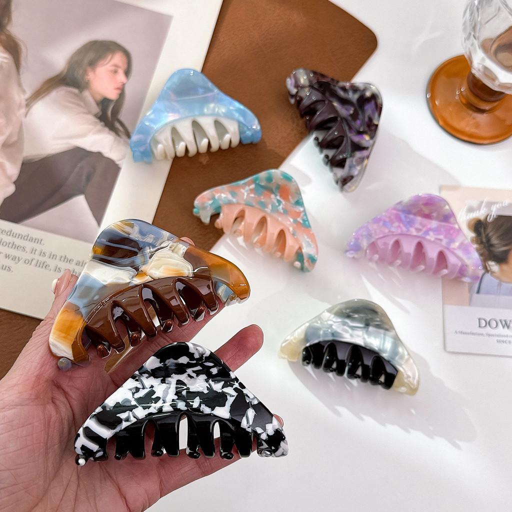 Fashionable Acetate Hair Claw With Geometric Lines Beautiful Hair Clip For Women