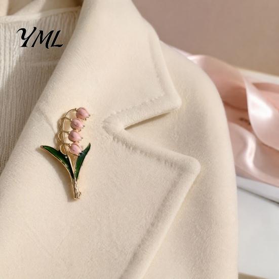 Retro Flower Brooch Pin for Women, Golden Plated Floral Lapel Shirt Accessory Pin, Blossom Badge Jewelry Daily Wear Parties