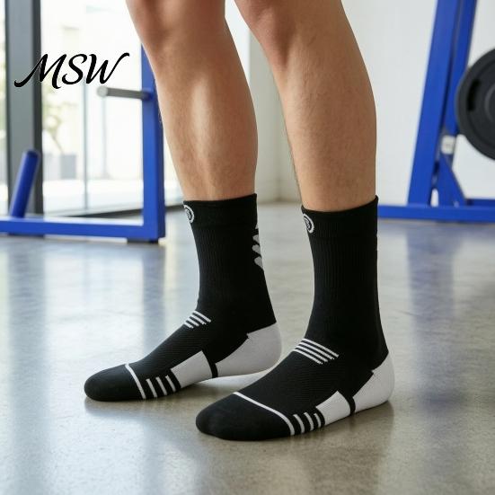 Outdoor Training Socks 1 Pair Men's Crew Socks, Moisture Wicking Athletic Running for Exercise Soft Workout Casual Thin Sports Gym Comfortable