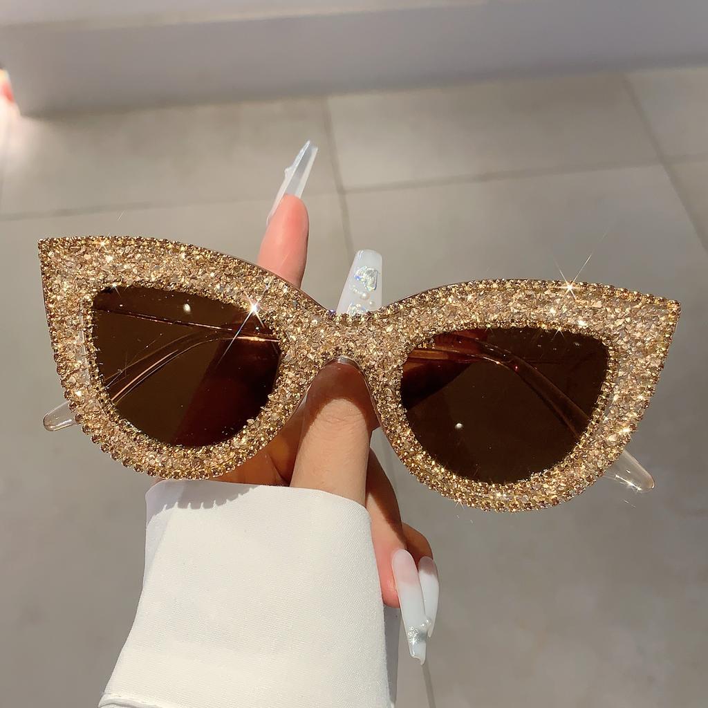 KAMMPT Cat Eye Sun Glasses 2024 New Chic Rhinestones Travelling Shades for Women Trendy Luxury Brand Designer Female Sunglasses