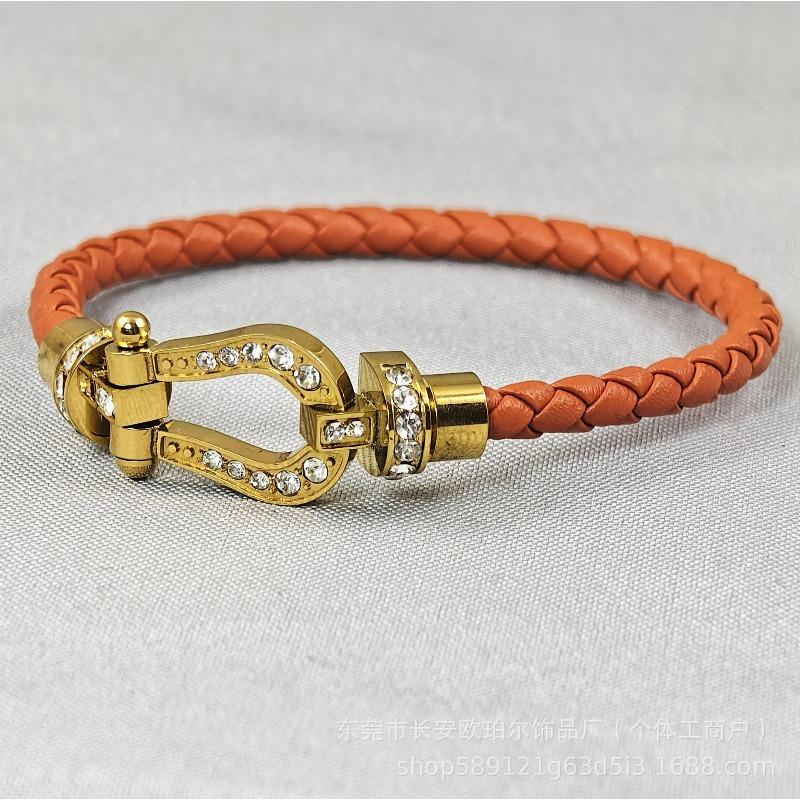High-end Stainless Steel Full Brick Magnet Horseshoe Buckle Head Bracelet Gold-plated Diamond-encrusted Male and Female Couples Full Diamond Hand Rope