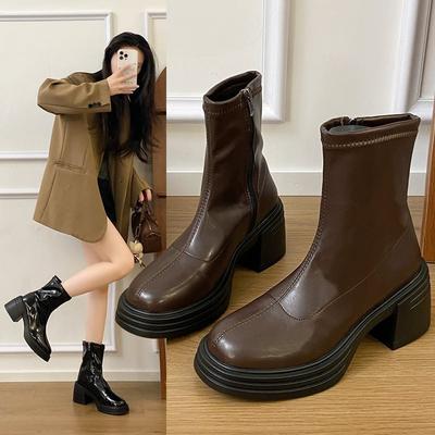 Bottines courtes polyvalentes de style britannique pour femmes, bottines courtes rehaussantes d'automne, mode et loisirs 2025, bottes Martin à semelle épaisse pour femmes, polyvalentes