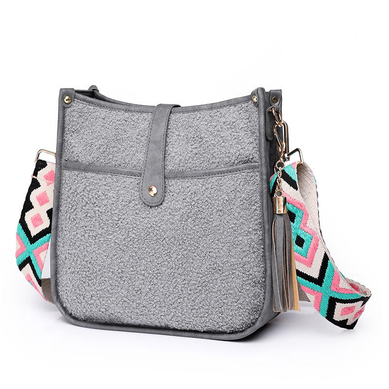 

Простая женская сумка, нишевая модная маленькая квадратная сумка, высококачественная универсальная сумка через плечо через плечо