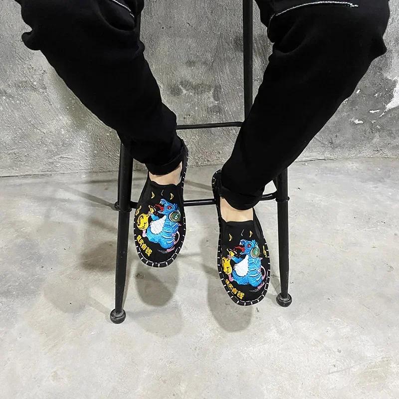 Fashion Cloth Shoes Embroidery Flower Social Guy Male Moccasin-Gommino Student Casual Shoes Fashion National Chinese Style 2024