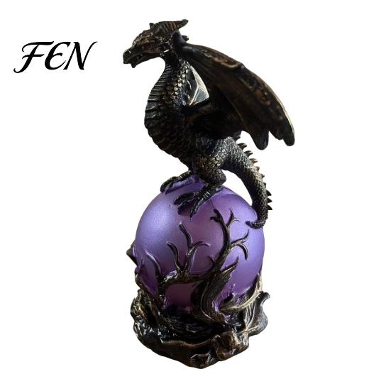 Resin Dragon Sculpture Statue with Ball, Dark Style Figurine, USB Powered Desktop Figurine With Light Lamp Ornaments, Fantasy Gift for Men &