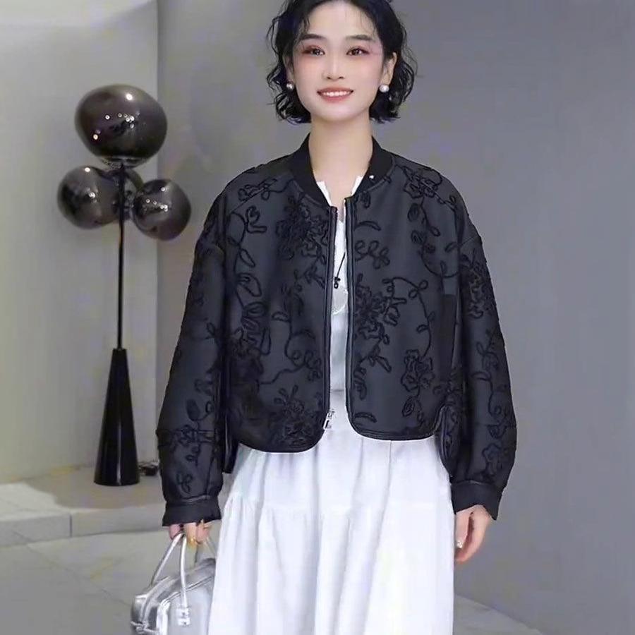 2025 Spring Women's Jacquard Embroidered Short Jacket: New Chinese National Style