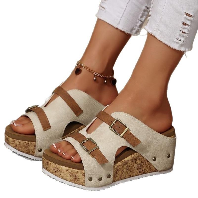 Damen Römersandalen mit Keilabsatz und Nieten Bequeme Sommerschuhe
