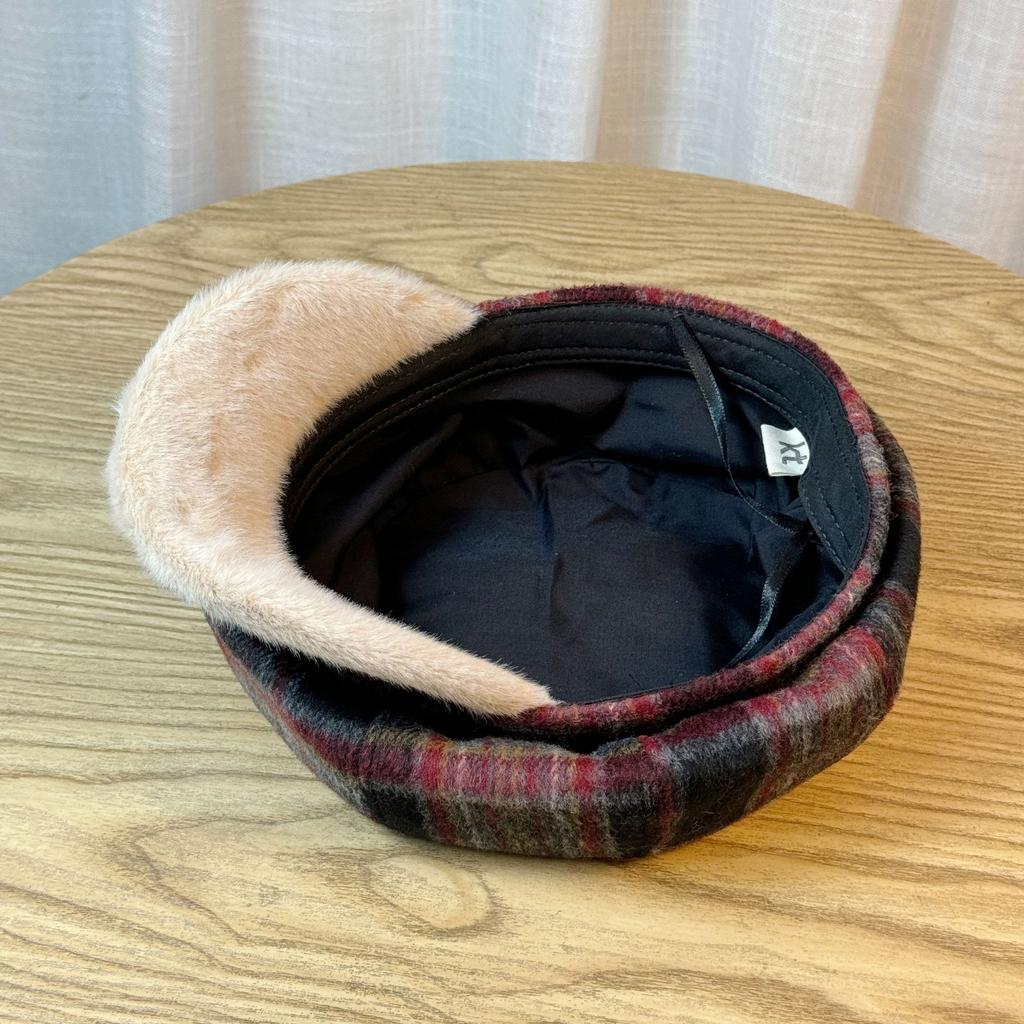 Retro Plaid Plush Star Anise Beret Female Autumn and Winter Warm Painter Hat
