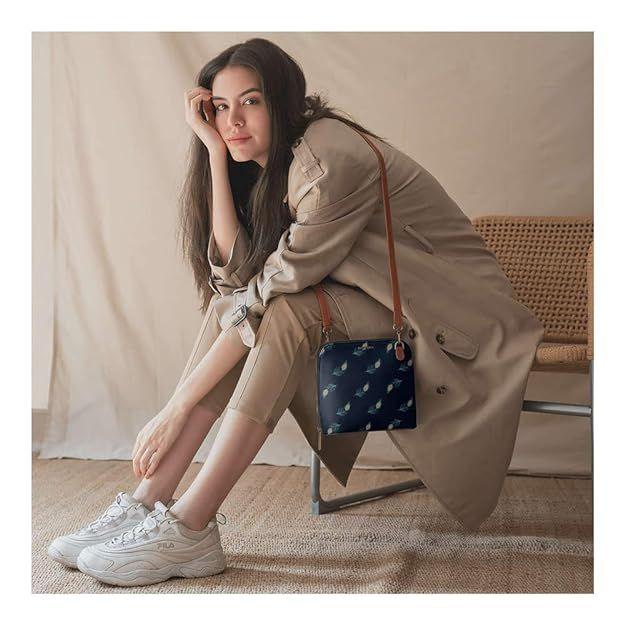 Trapeze Sling Crossbody kabelka pro dívky a ženy | Vyrobeno z odolného materiálu veganské kůže | Pečlivě ručně vyráběné | Zavírání na zip