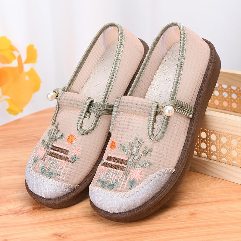 

2025 новая весенне-летняя дышащая женская обувь мягкая подошва плоский каблук вышитая обувь женская с мелким вырезом модная универсальная повседневная обувь 40