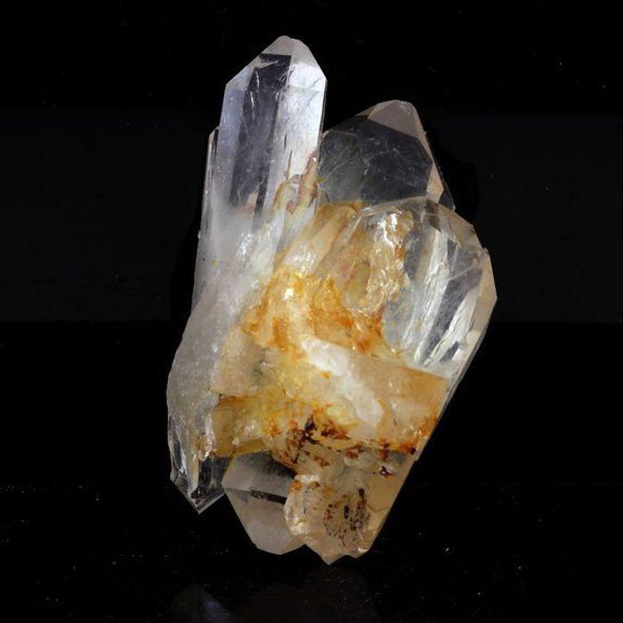 Pierres et Minéraux. Quartz à âme (Faden Quartz). 124.55 ct. Rif Fournel, Freney d'Oisans, Isère, France.