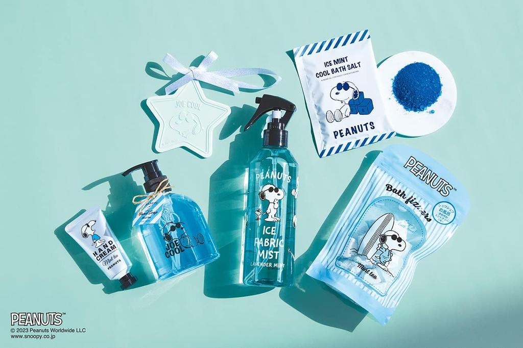 PEANUTS Hand cream with Snoopy design that is fun to use 30mL Mint tea scent moisturizing SNOOPY Gift (Hands JOECOOL)