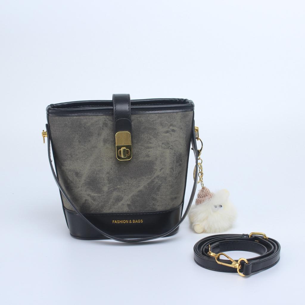 Small-scale Design Handbag - Bucket Bag - Women's High-end Color-matched Vintage Crossbody Bag