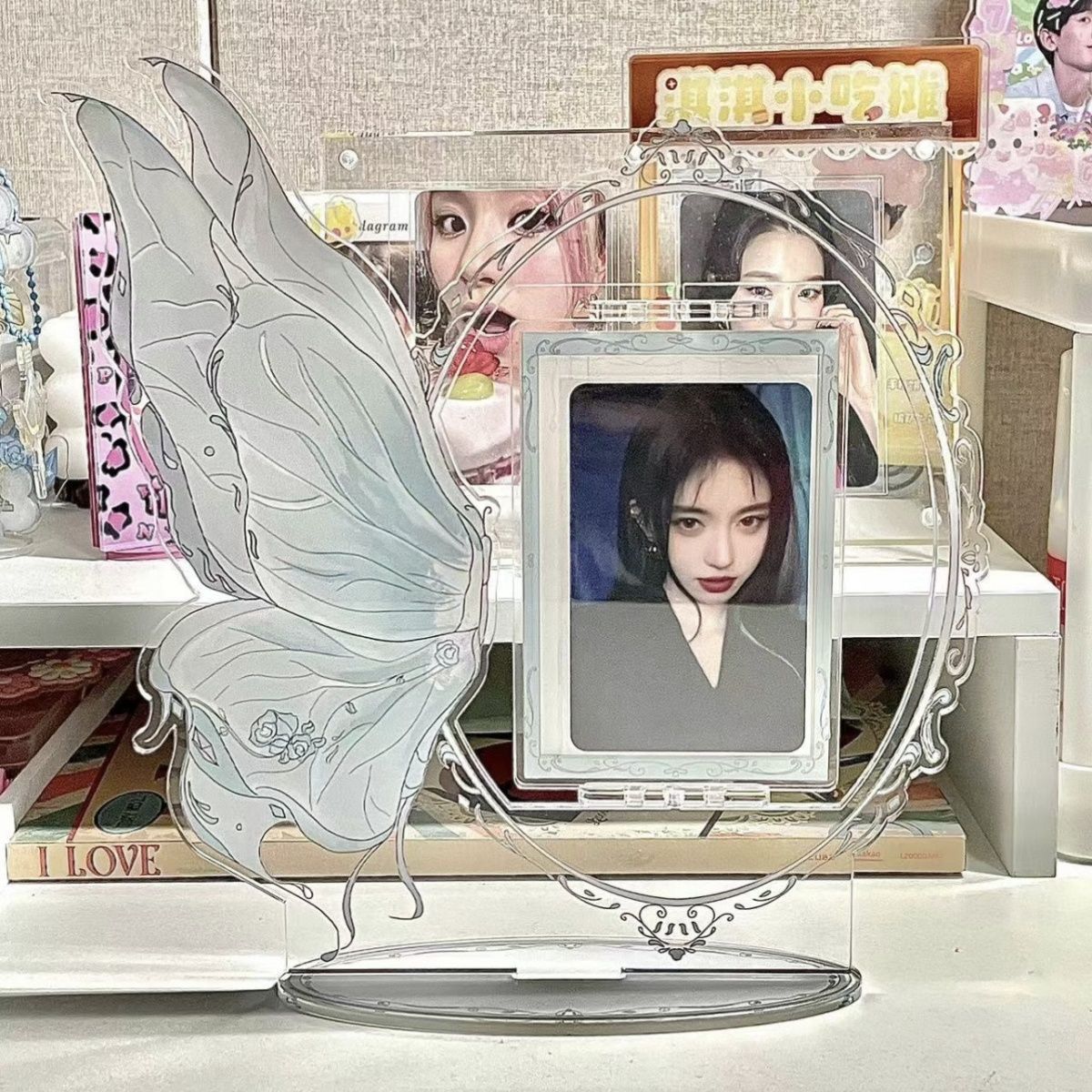 

JESJELIU 3 Inch Acrylic Kpop Photocard Holder Butterfly Standing Card Holder Idol Photo Card Frame Display Case Desktop Decor