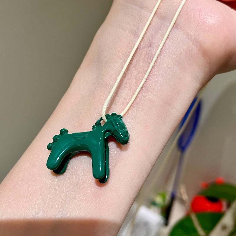 Colorful Cloisonné Drip Glaze Pony Pendant Choker Necklace - Childlike Sweater Chain for Women