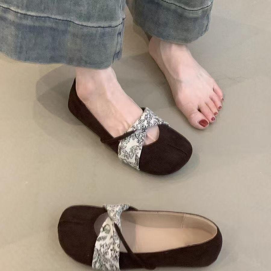 Retro inner height increase Mary Jane women's ballet shoes 2025 spring new shallow mouth round head with skirt French single shoes