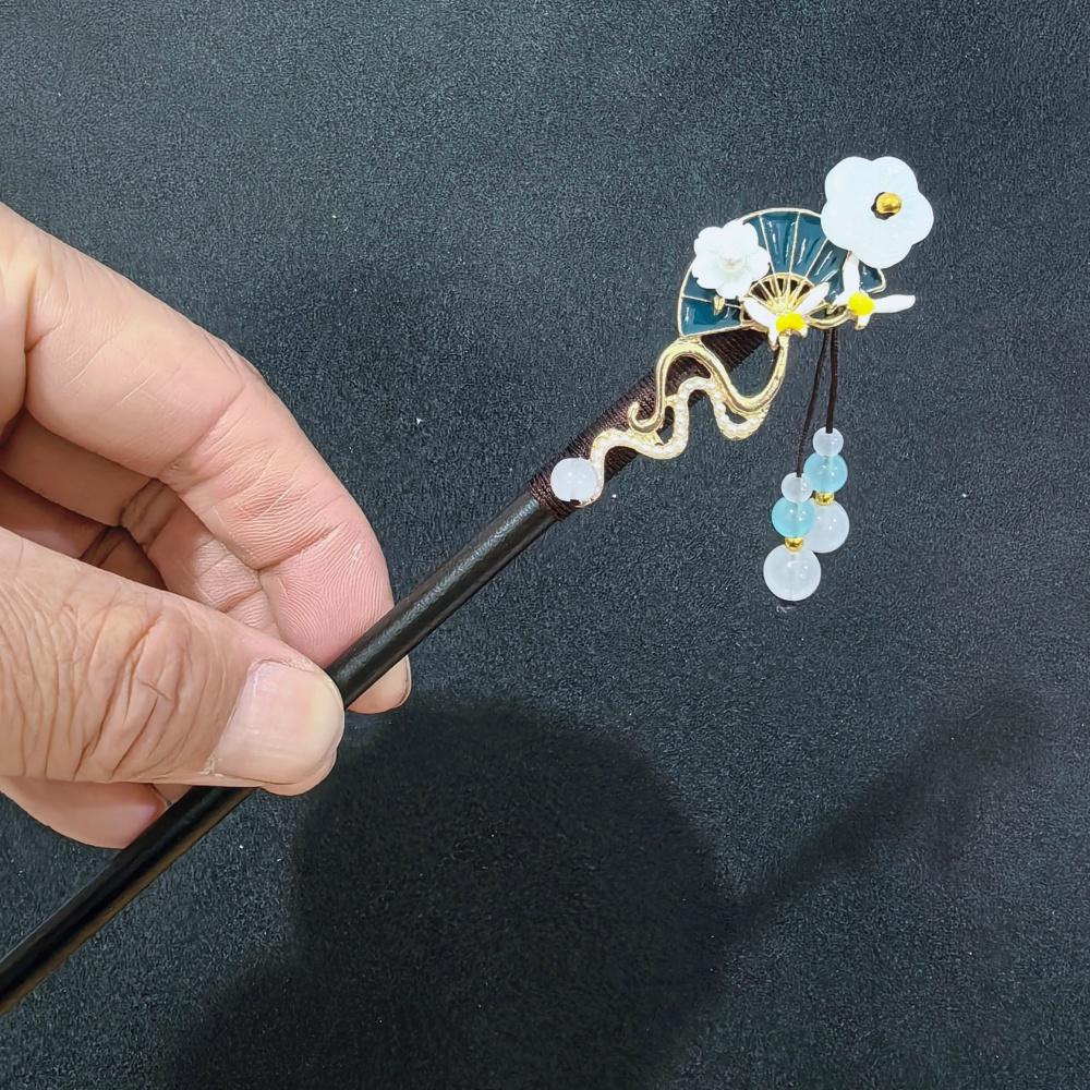 

Vintage Wooden Floral Hair Stick Bridal Handmade Elegant Hairpin For Bun Updo Wedding Bride Hair Accessories Female Daily Wear