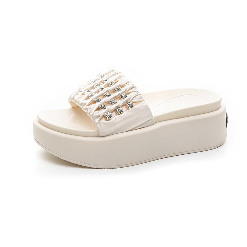 Rhinestone Outer Wear One-character Pleated Slippers Women's Summer 2025 New Thick-bottomed Open-toed Half Slippers Fashion