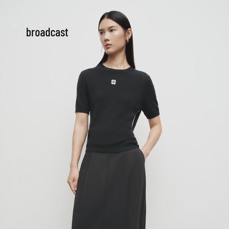 broadcast Women's Slim-Fit Round Neck Short Sleeve Knit Top