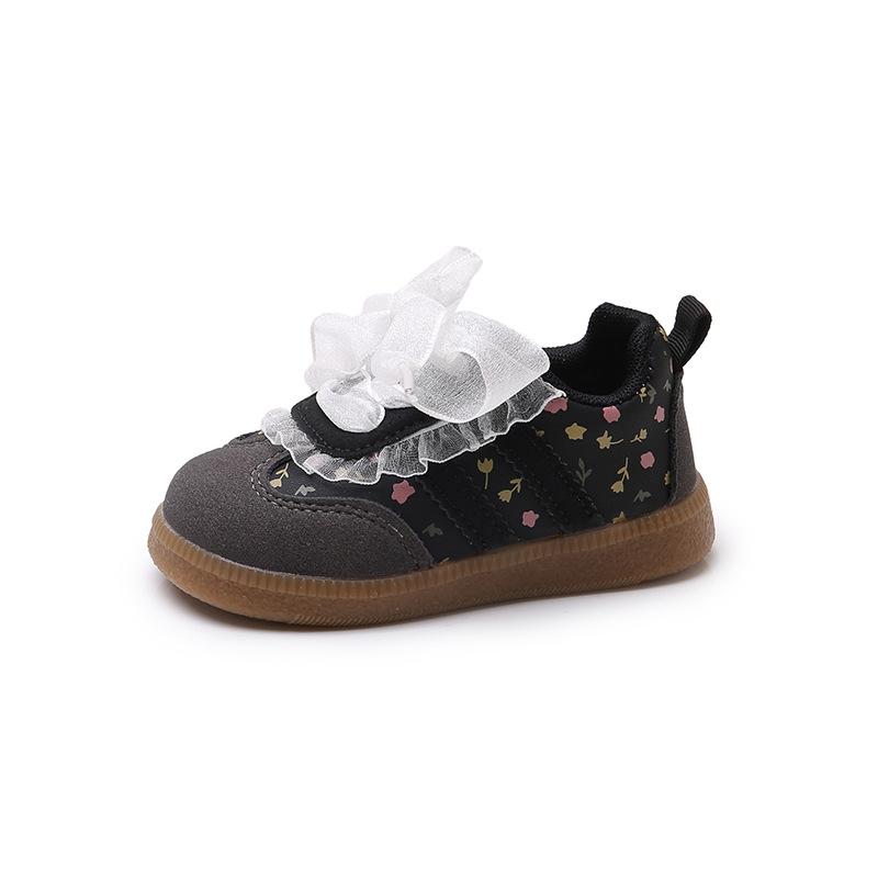

Baby girl lace German training shoes autumn new girls versatile Forrest Gump shoes leather casual board shoes sports shoes 20 yards inner length 13.5cm