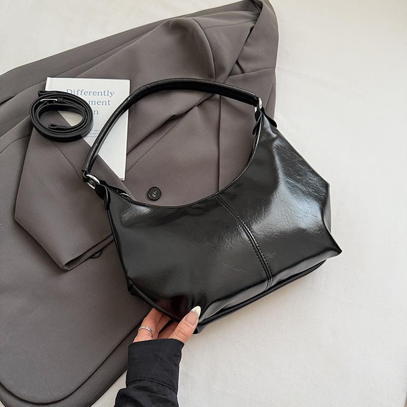 

Retro commuter bag women s bag 2025 autumn new trend fashion shoulder tote bag large capacity armpit bag чёрный