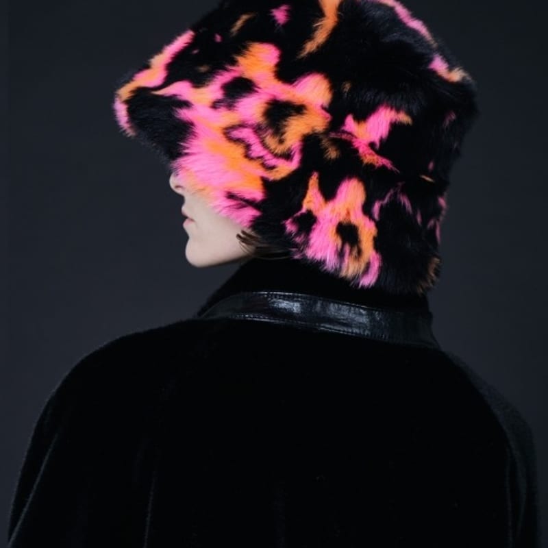 

Vegan Tiger PINK GHOST FUR BUCKET HAT FREE