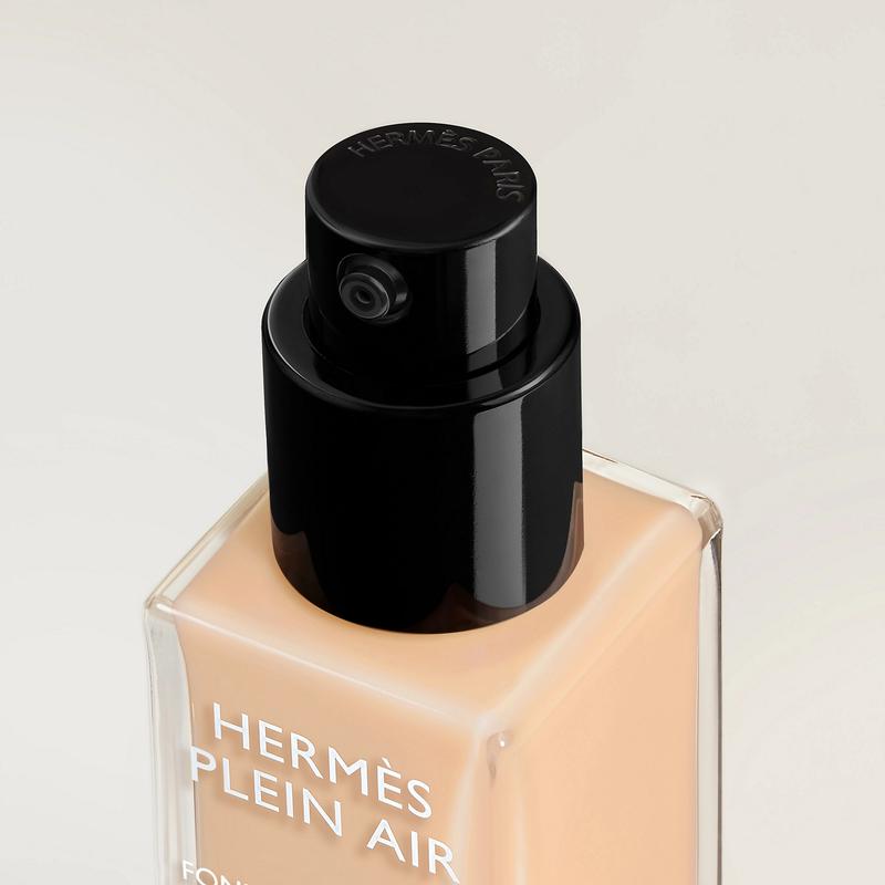 Hermes HERMESPlein Air Yingze Soft Light Liquid Foundation Lightweight Natural Matte 33942672 2026-#17W