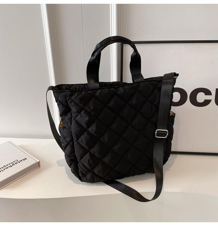 Cloth Bag Women's Large-capacity Autumn and Winter Rhombus Shoulder Messenger Bag, High-end Commuter Tote Bag