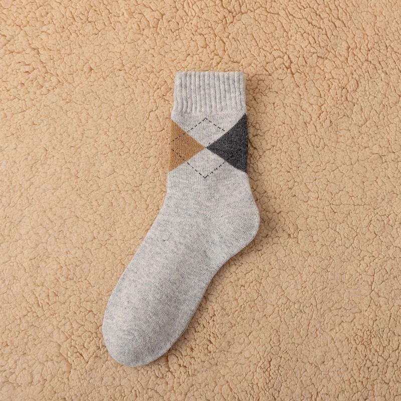 Winter Velvet Thickened Terry Socks: Warm, Breathable, Colorful Mid-Tube for Men and Women