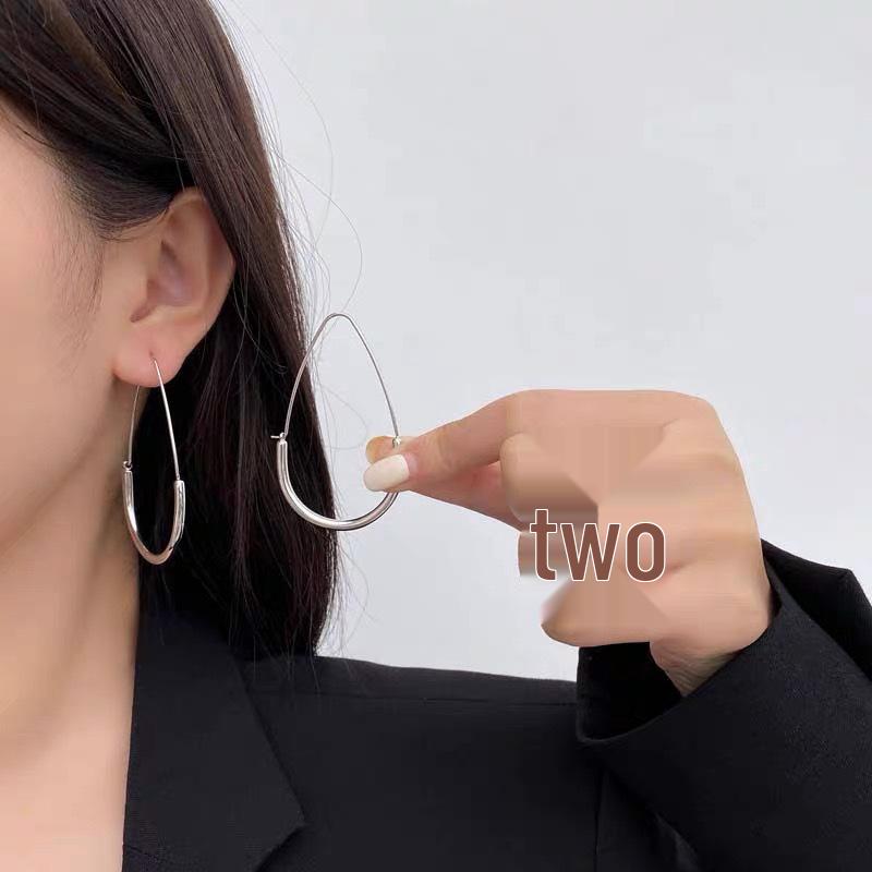 Women's Luxury Textured Metal Hoop Earrings - Versatile Niche Design