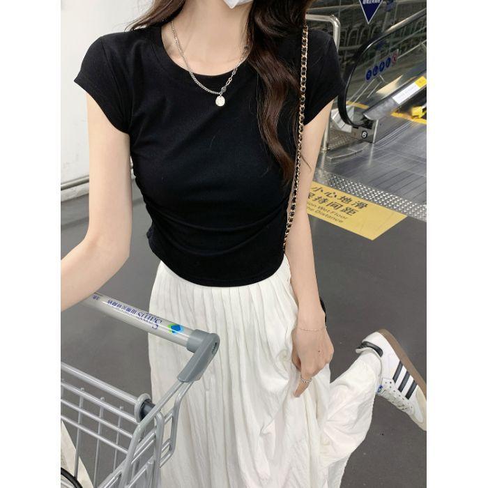 Tricou cu mânecă scurtă cu conținut de bumbac Design nou cu talie care îmbrățișează silueta și top scurt plisat tip vestă Culoare uni Tricou cu gât rotund pentru fată hot