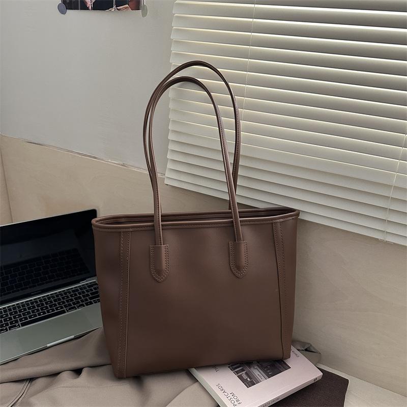 Retro large-capacity portable tote bag women's winter new fashion shoulder bag trendy versatile underarm bag