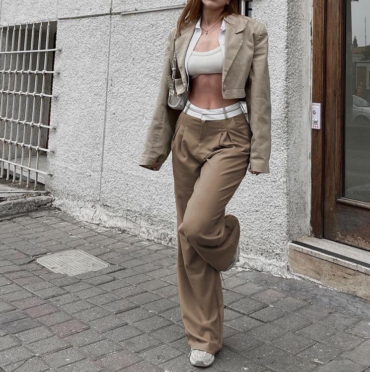 

Елегантні вільні сірі офісні жіночі штани. Модні прямі брюки з високою талією. Повсякденні шикарні жіночі штани повної довжини. M
