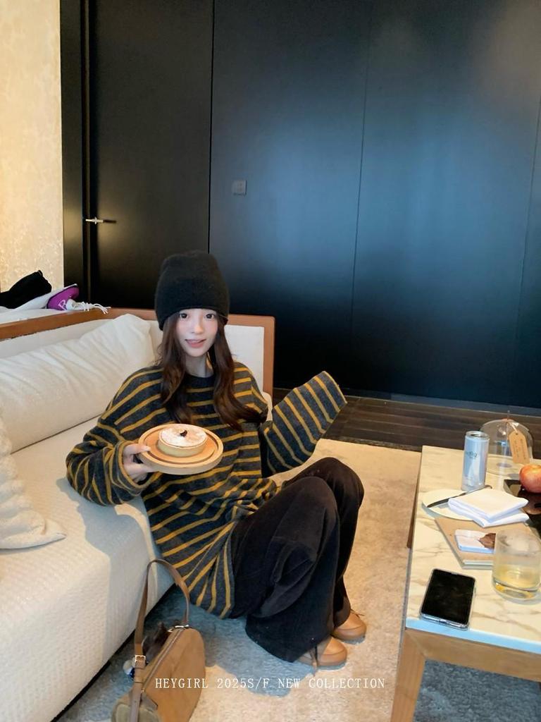 HEYGIRL Black Lazy Stripe 3.0 Korean Style Women's Autumn Loose Casual T-shirt