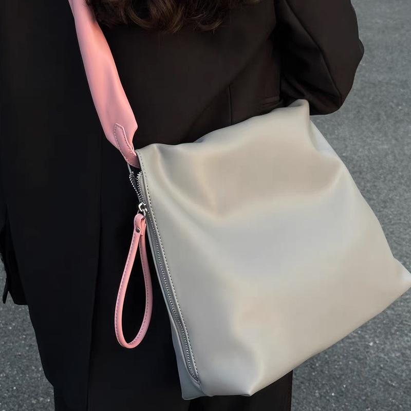 High-end Large Capacity Tote Bag Pu Fashionable One-shoulder Texture Crossbody Exquisite Small Square Bag