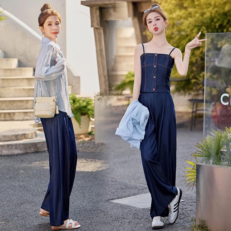 

Летний женский модный комплект 2025: Джинсовый топ-камезоль, рубашка и брюки широкого кроя (3 предмета, YF2553) L (110-120 jin)