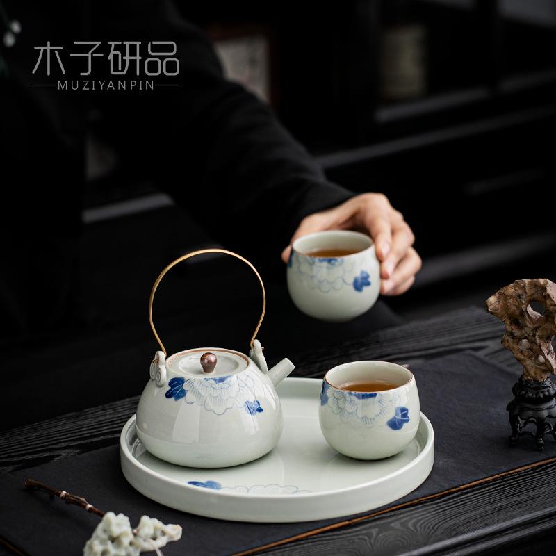 Retro blue and white teacup large master cup hat cup tea cup ceramic household kung fu tea set tea tasting cup tea ceremony cup