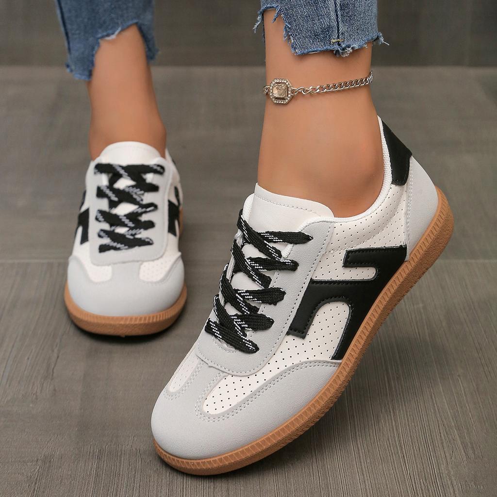 Fashion Women Shoes Fashion Casual Flats Vulcanize Shoes Ladies Outdoor Walking Sneakers Women Comfortable Classical Shoes Black White