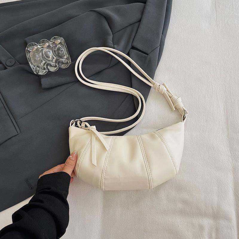 Yogodlns Fransk Croissantveske Chic Mote Sølv Crossbody-veske Retro PU Mini Boulogne Håndveske Casual Søt Skulderveske