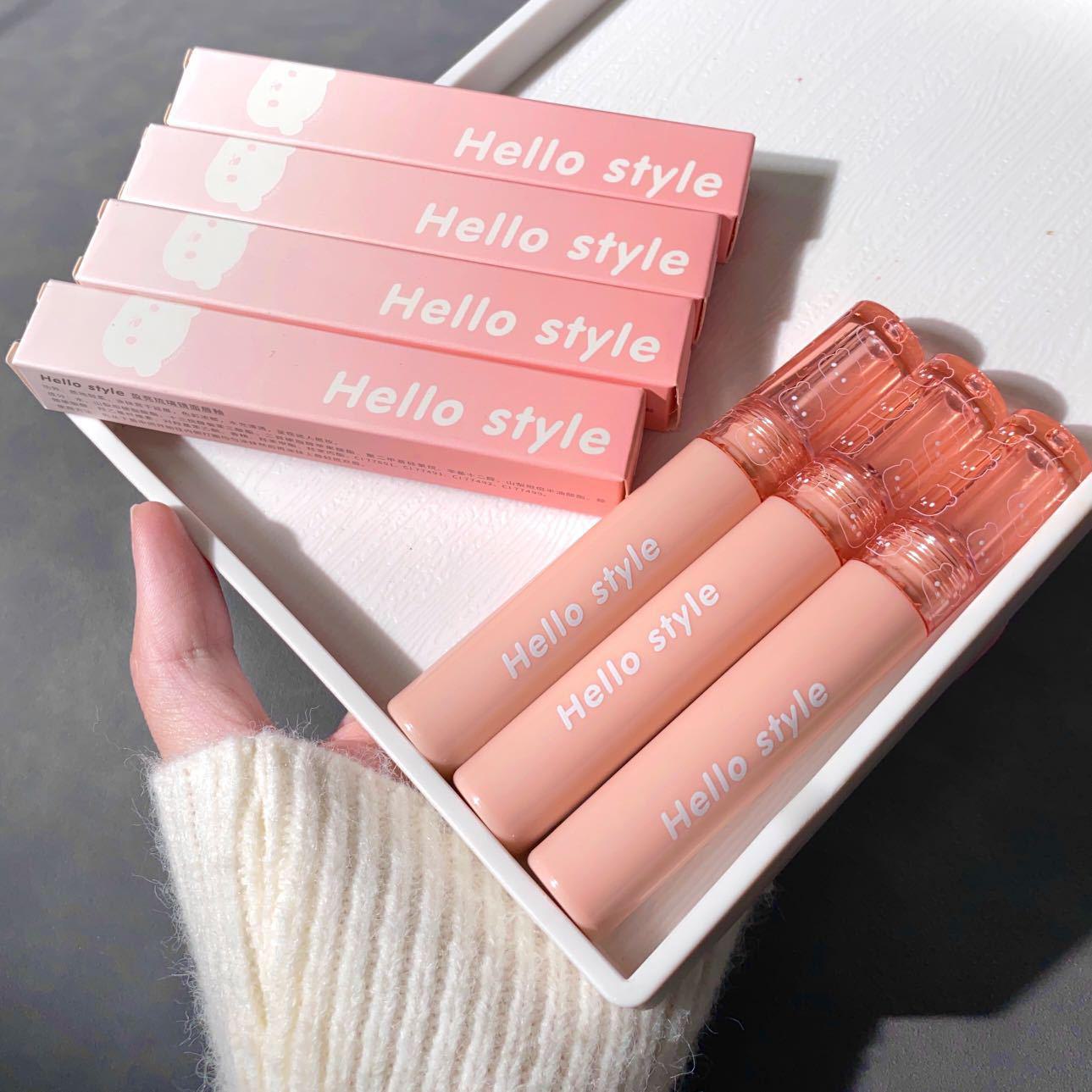 

Блеск для губ Hellostyle Bright Bubble Summer — лимитированный выпуск, стойкий, с жидкой стеклянной текстурой null