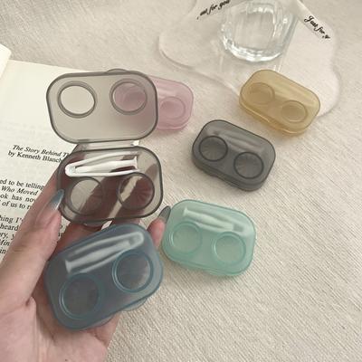 Contenedores y pinzas para lentes de contacto
