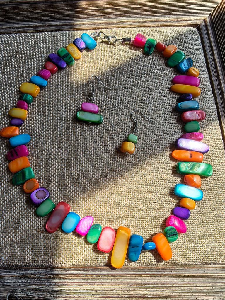 Simple Design Sense Island Style Color Shell Necklace Women'S Vacation Earrings Beach Summer Color Shell Collarbone Chain