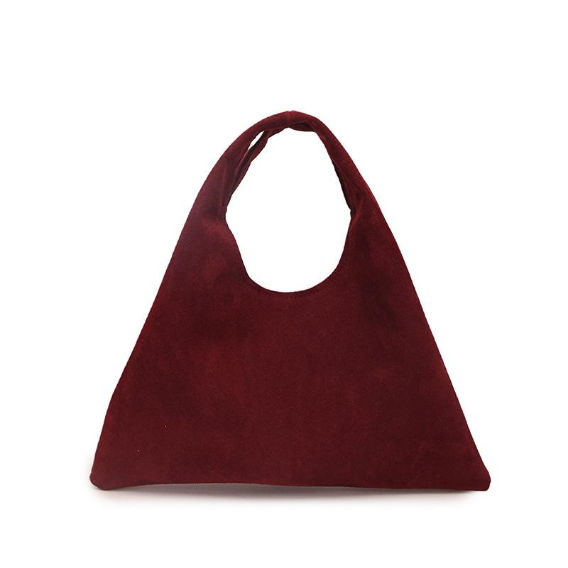This Handbag Exudes A Sense of Sophistication and Simplicity. It's A Versatile Commuting Bag That Can Be Carried Out with Ease
