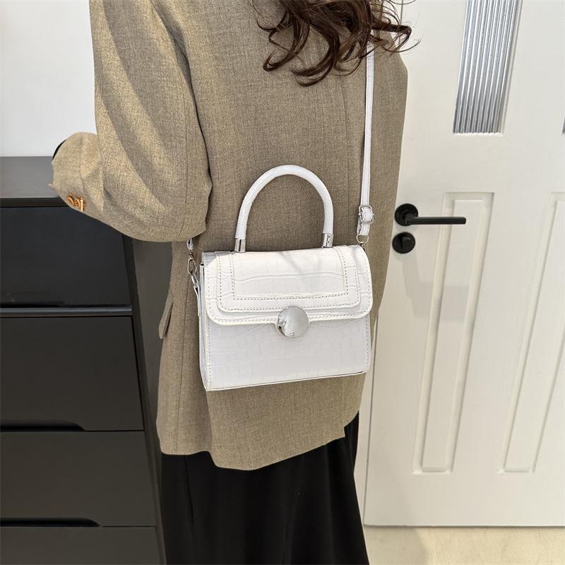 Fashionable Casual and Fashionable Crossbody Bag Temperament One-shoulder Small Square Bag New Spring Retro Trendy Small Bag Women