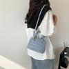 Fashionable Minimalist Shell Bag Stylish Crossbody For Casual Daily Commuting