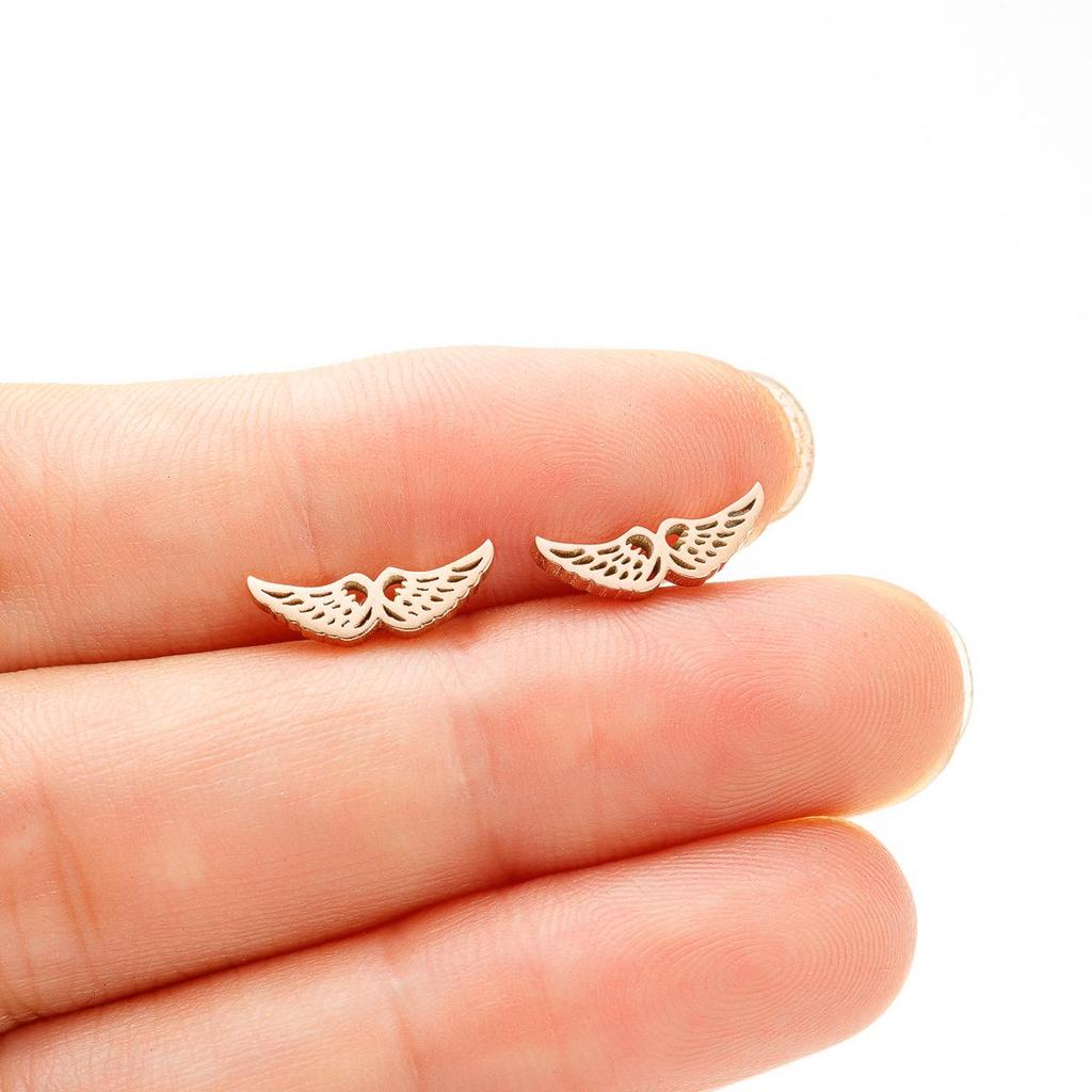 Stylish Angel Wings Feather Stud Earrings - Vintage & Elegant